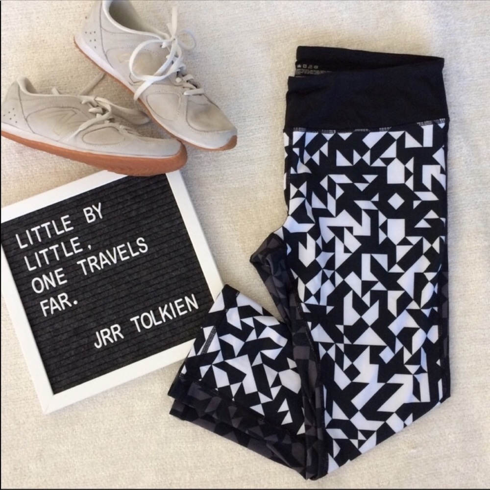 Reebok Printed Crop Athletic Legging